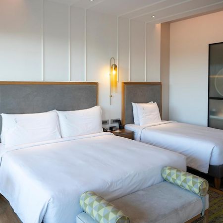 Holiday Inn Goa Кандолим Экстерьер фото