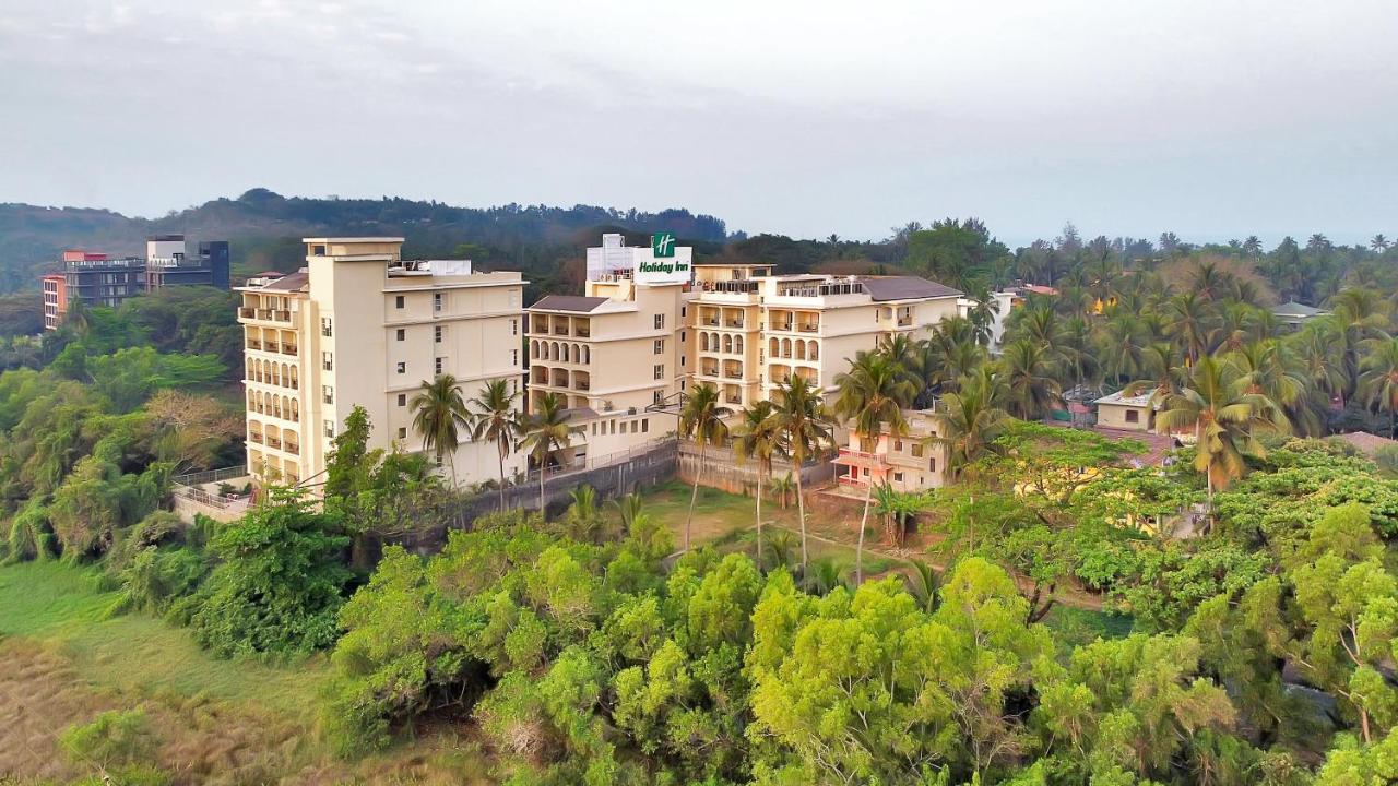 Holiday Inn Goa Кандолим Экстерьер фото